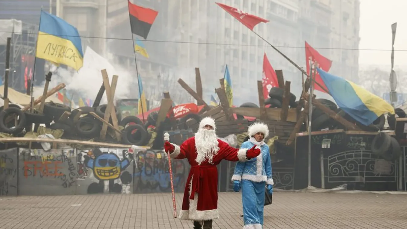 Десетки хиляди погребват властта в Украйна