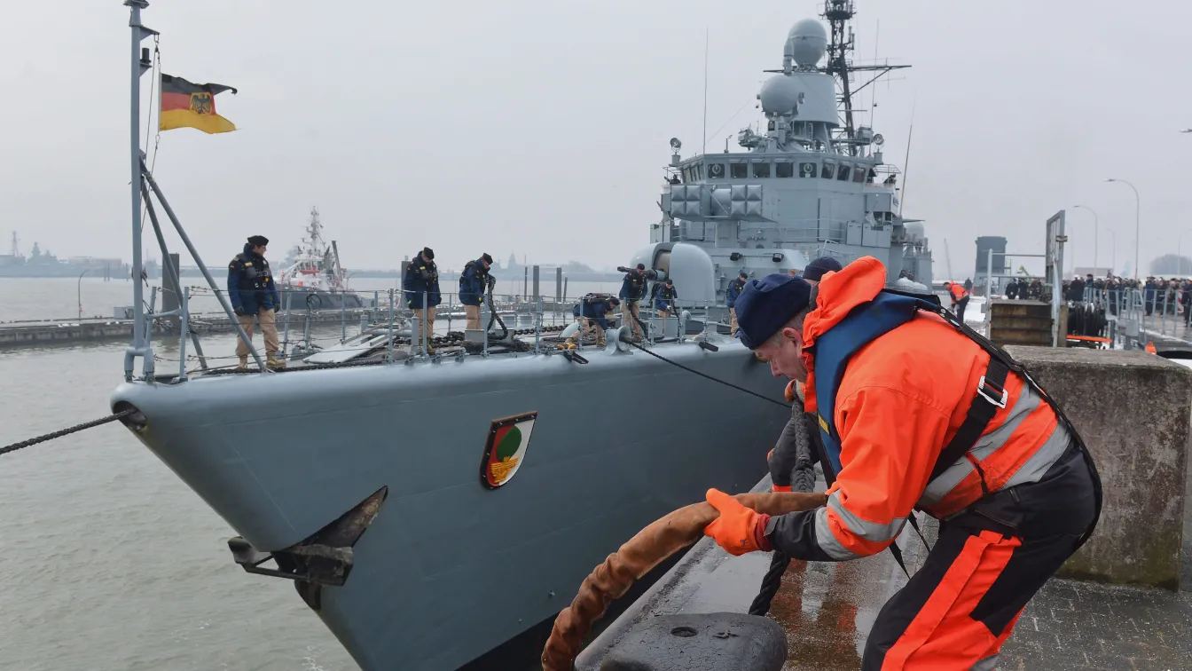 Германия се включи с фрегата в борбата срещу 