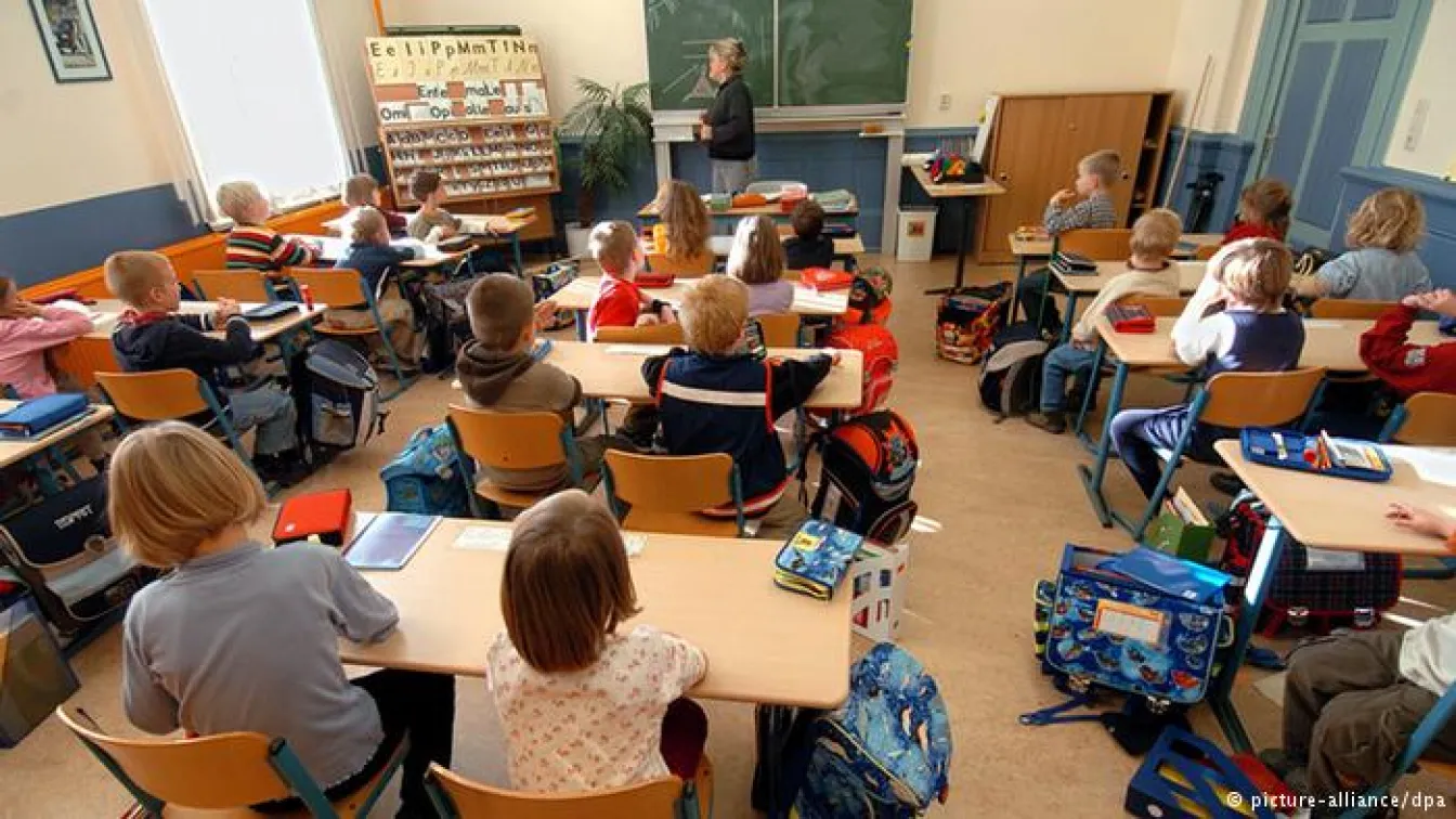 Привърженик на ИДИЛ нападна преподавател по време на час в Париж