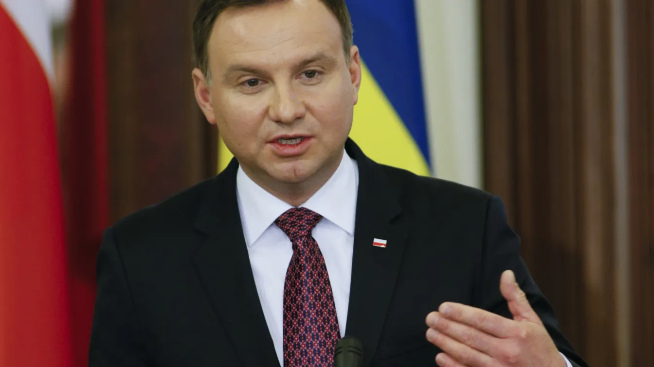 Полският президент утвърди промените, ограничаващи Конституционния съд