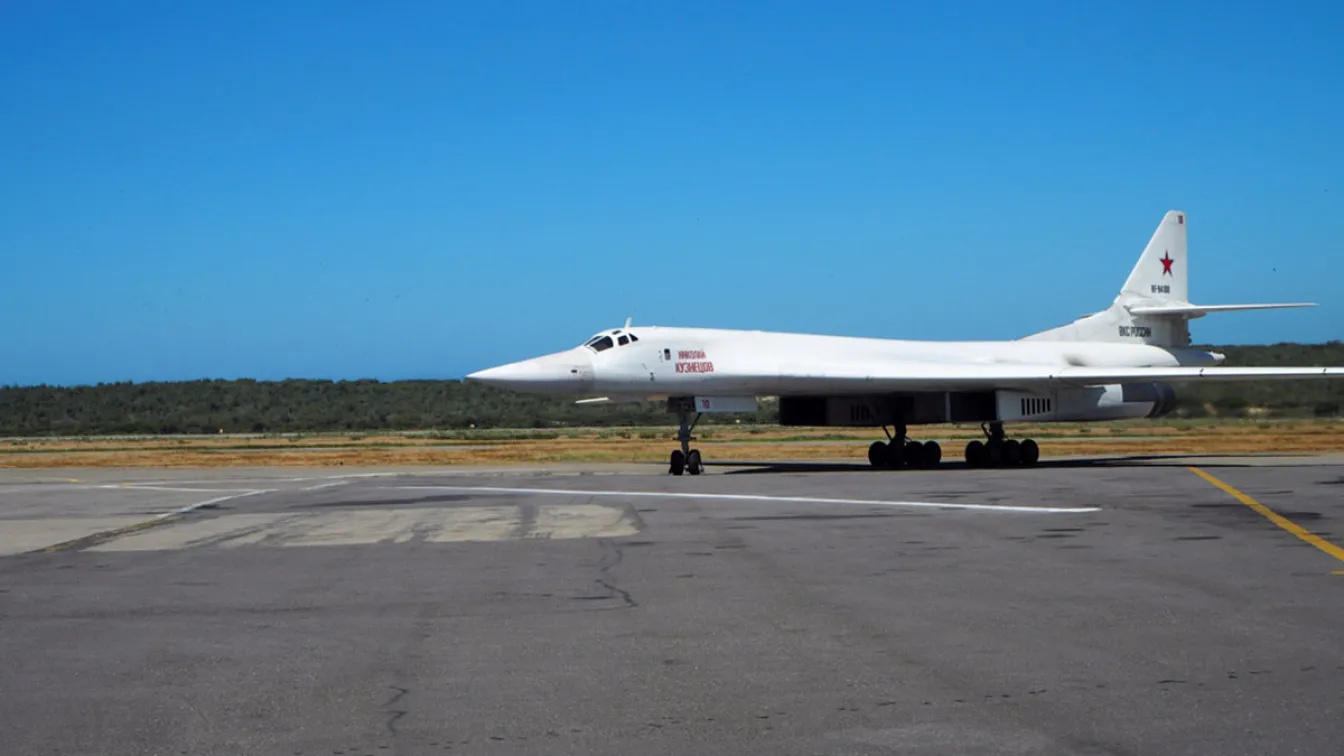 Руските Ту-160 си тръгват от Америка, след като раздразниха Вашингтон (ВИДЕО)