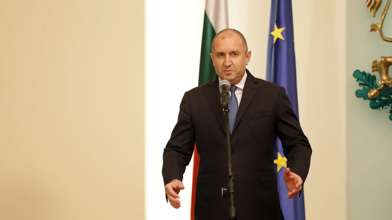 Румен Радев поздрави Еманюел Макрон по случай Националния празник на Франция