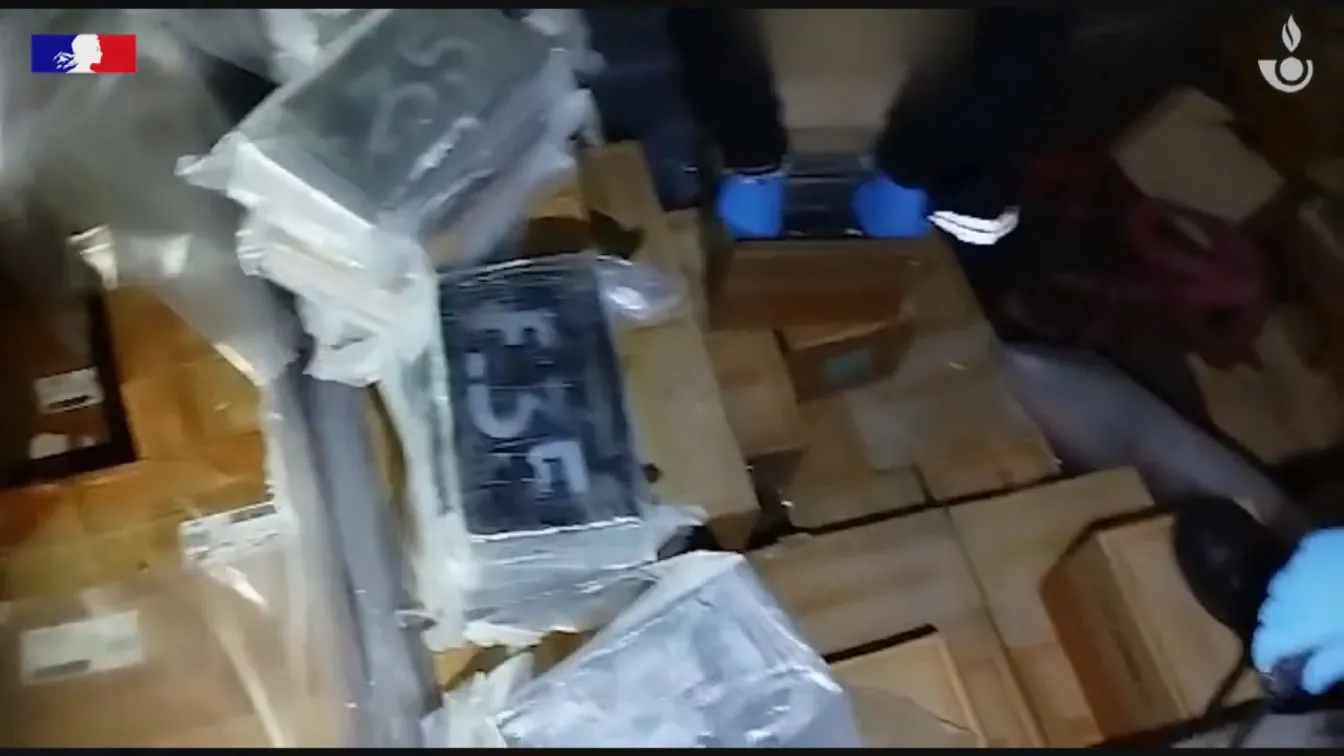 Двама български шофьори са арестувани с рекордно количество дрога във Франция