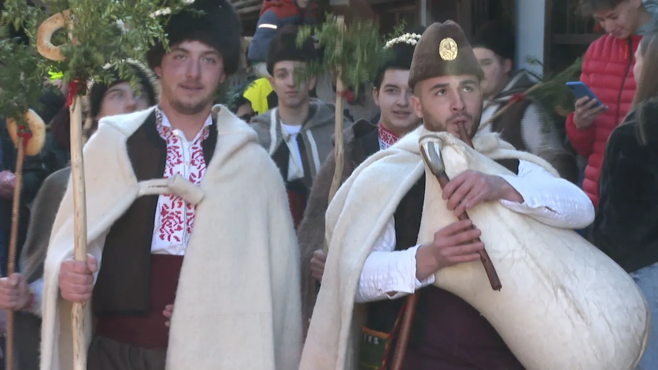Коледари наричаха за здраве в 