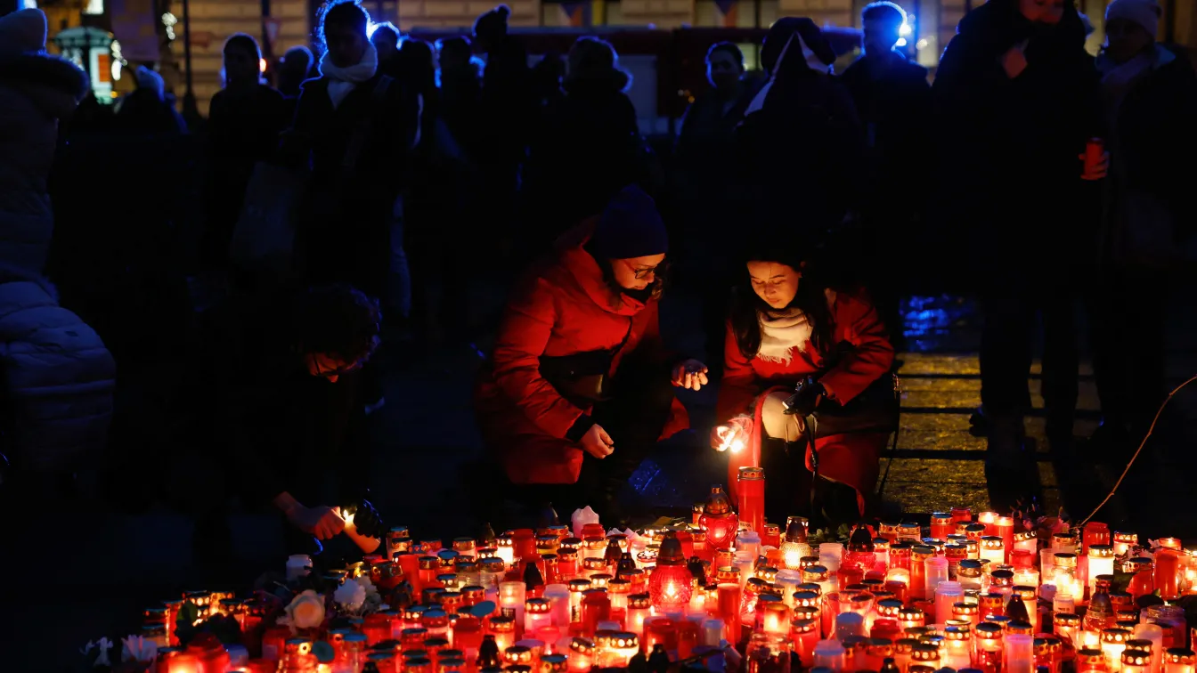 Нападателят от Прага, който застреля 14 души, разкрива в писмо, че е убил и млад мъж и бебето му
