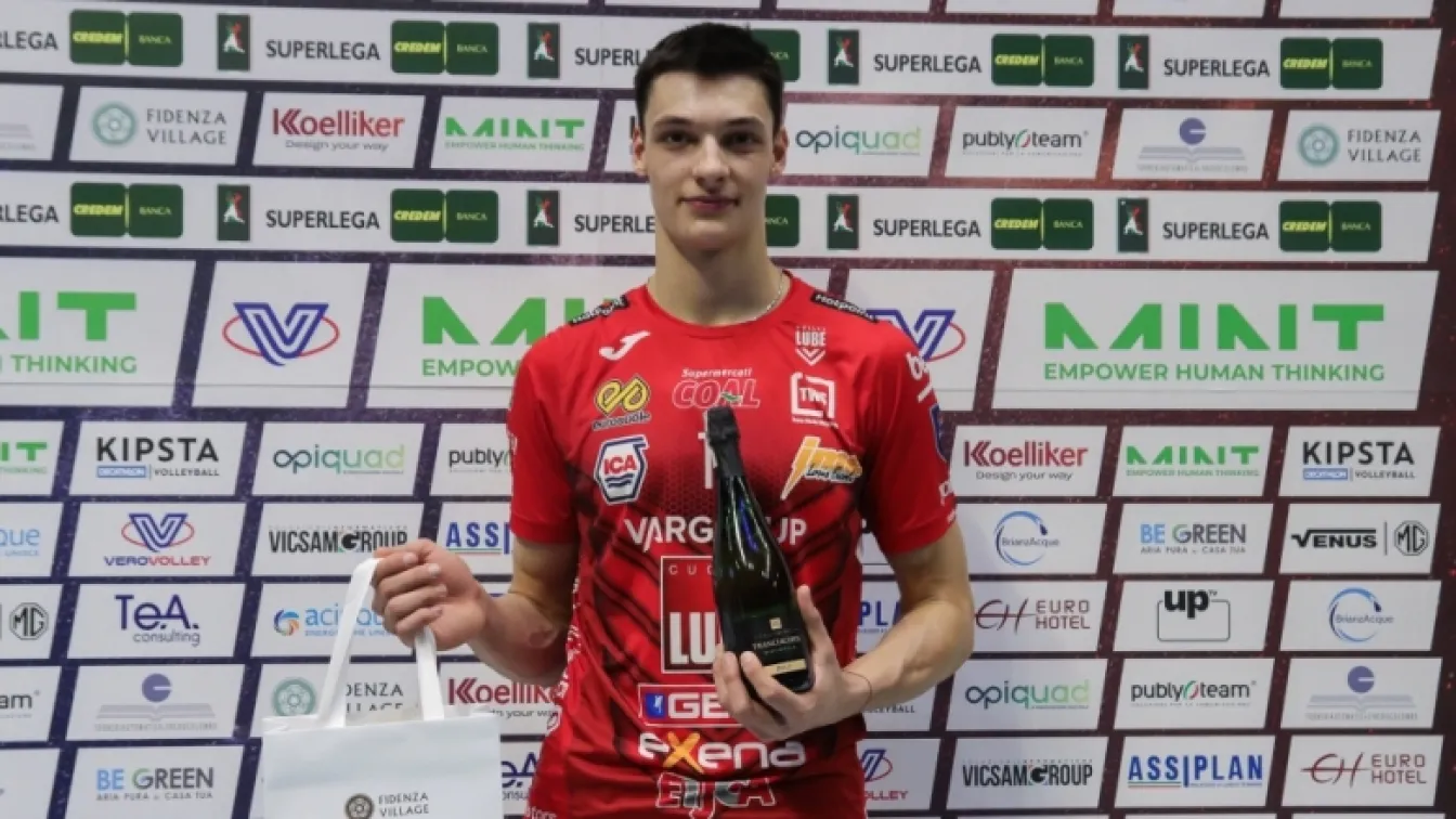 Алекс Николов наказа с 23 т. съперник на Левски
