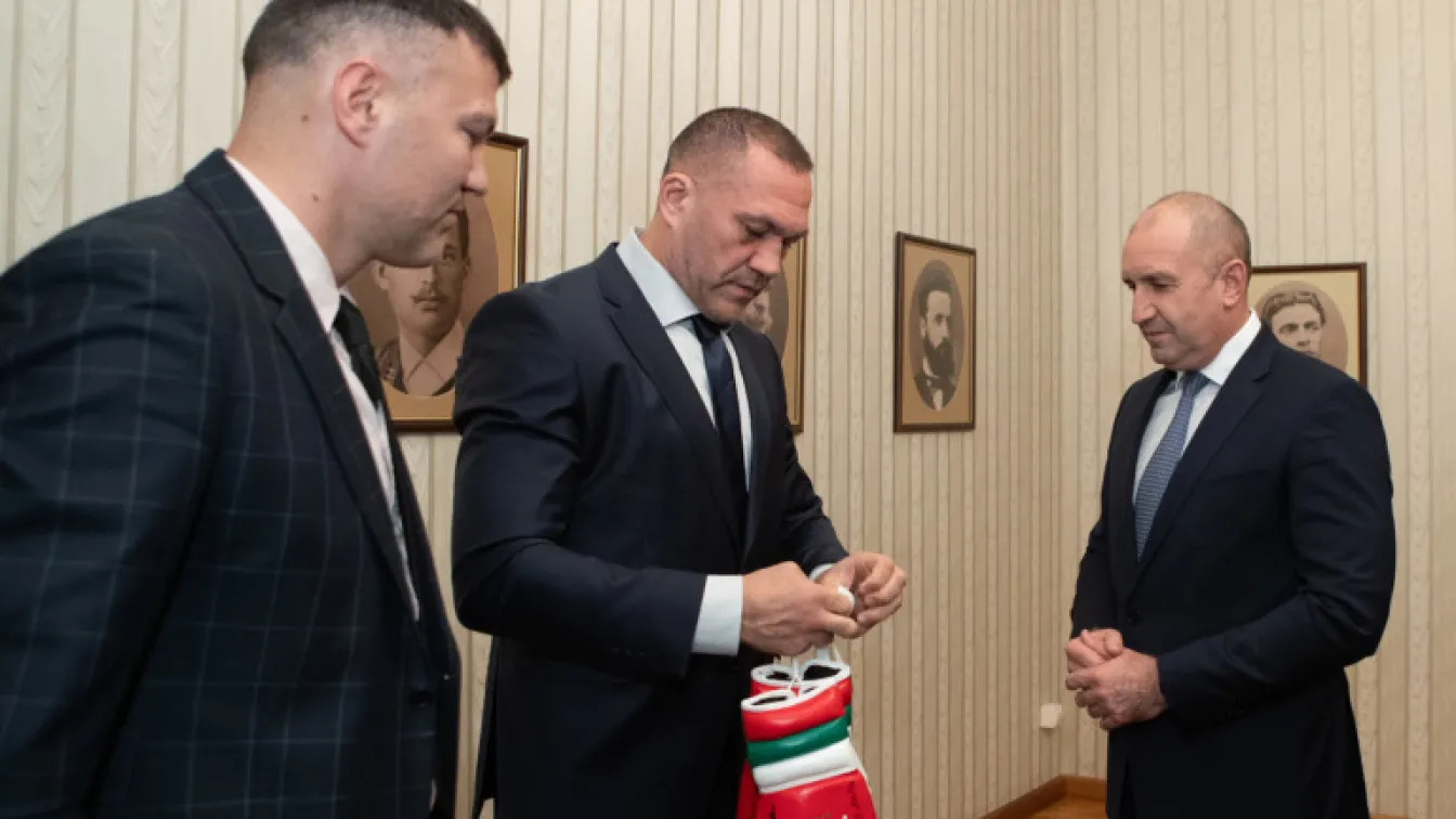Държавни почести за Кубрат Пулев след триумфа (ВИДЕО)
