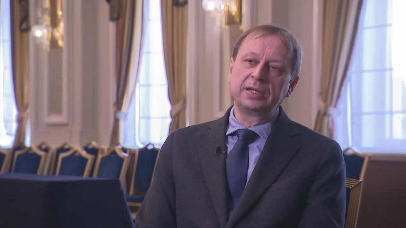 Янис Карлсбергс: Това не е хибридна война. Ние сме във война