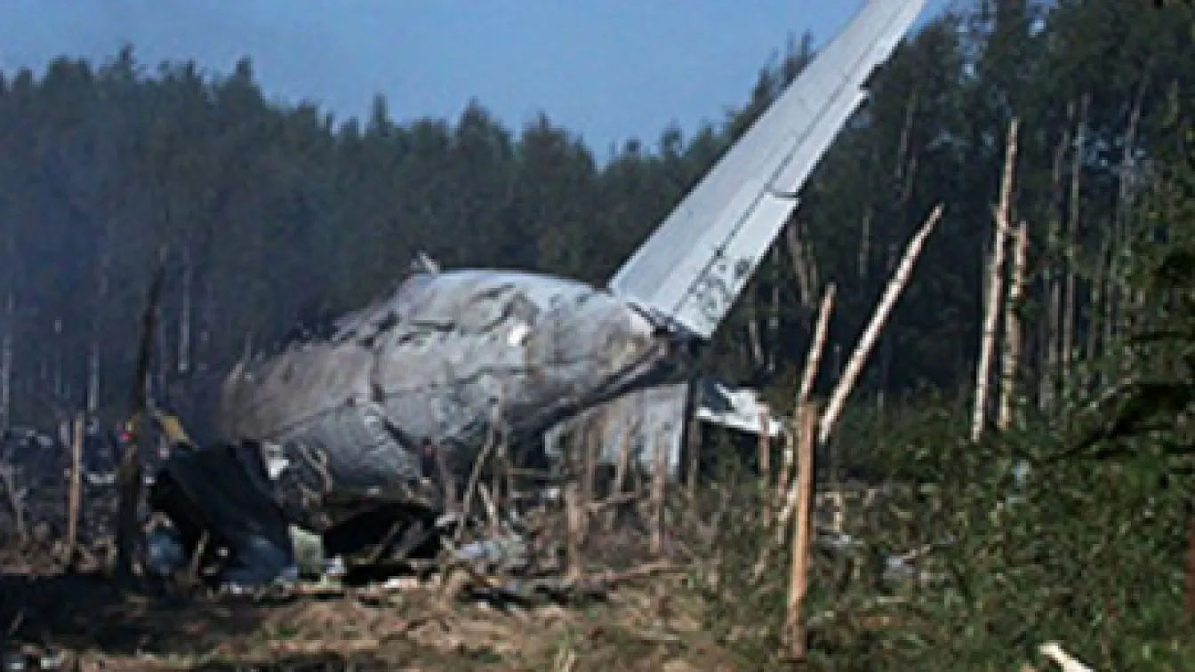 Самолетна катастрофа в Алжир: 103 загинали, един е оцелял