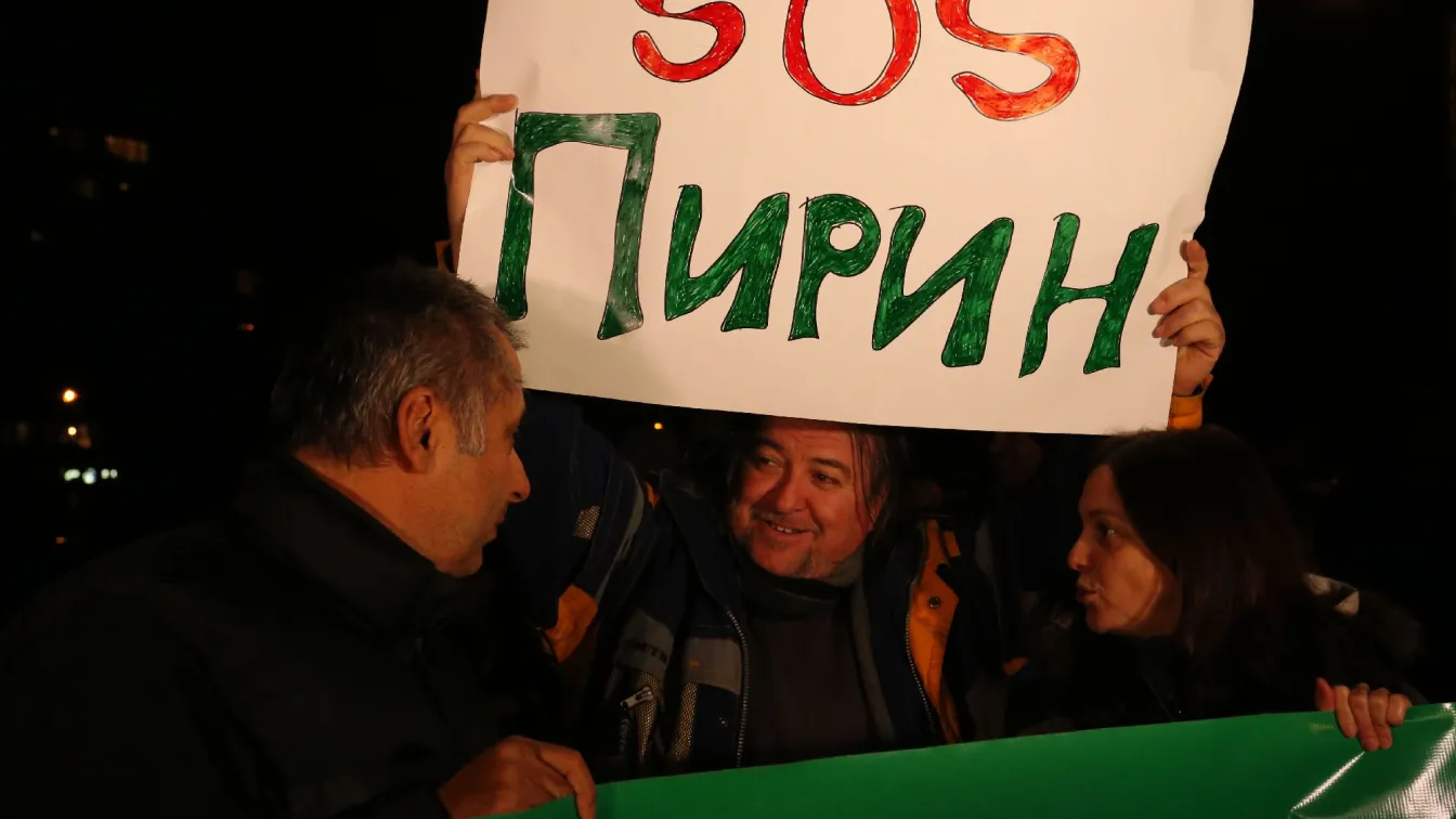 Екоактивисти излизат на протест срещу спорния план за парк 