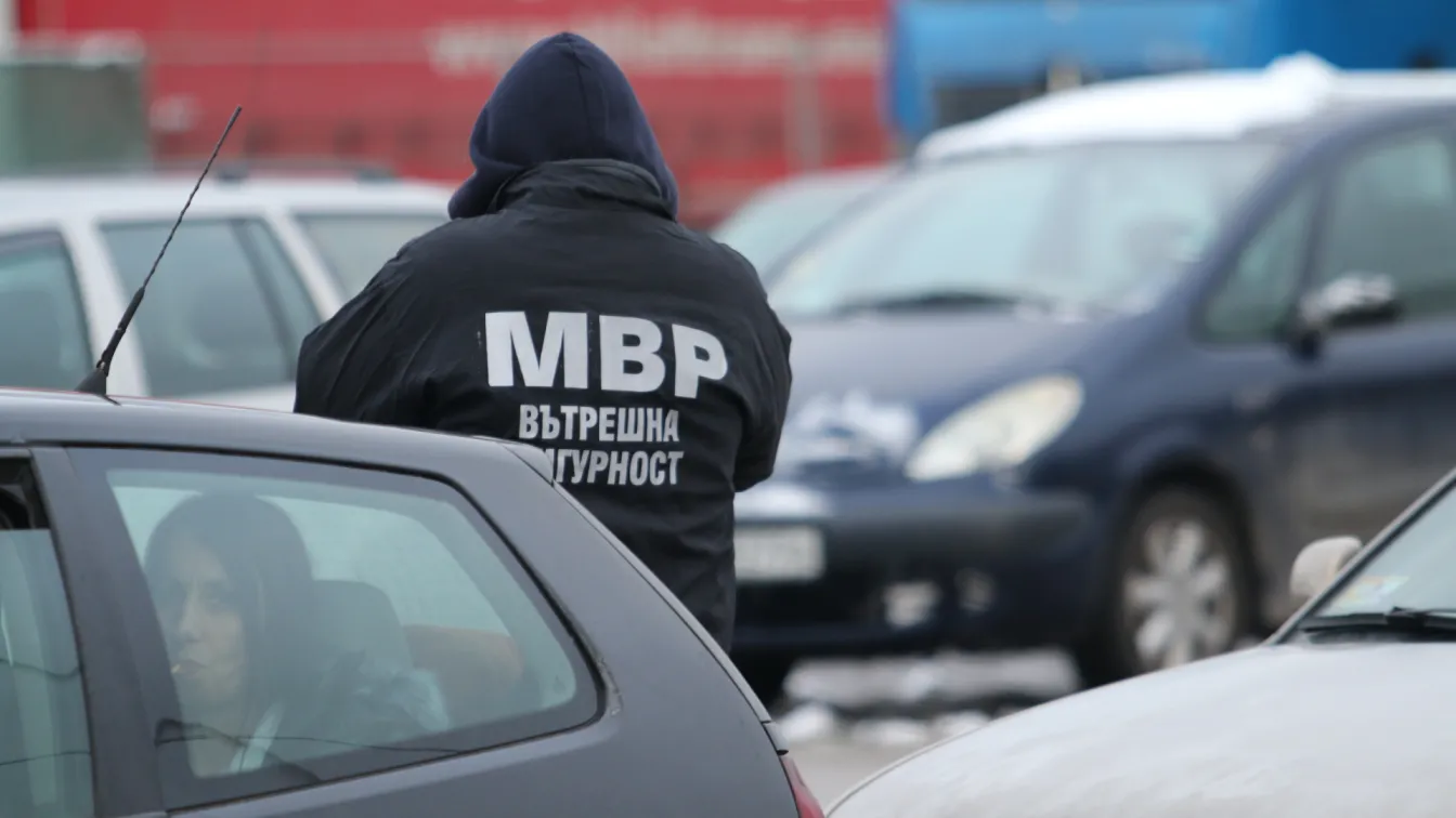 Турски гражданин, отвлякъл детето си, е задържан на 