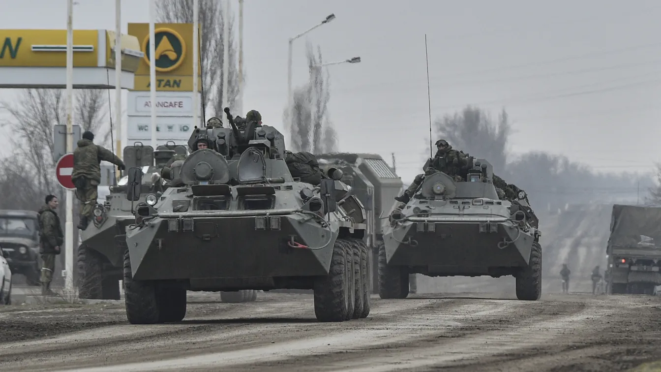 Руски войник в Крим стреля по свои другари и цивилни, четирима са убити