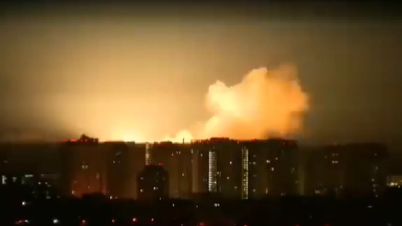 Вой на сирени в Киев: Чути са нови експлозии край града (ВИДЕО)