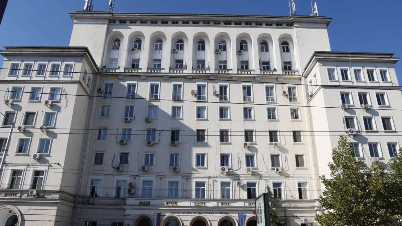 Федерации поискаха служебен министър от спортно семейство
