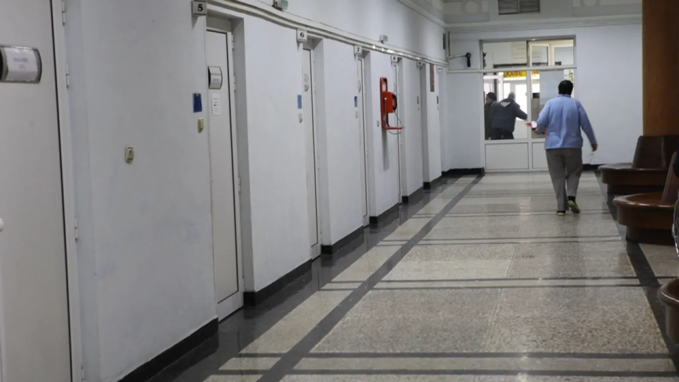 2-годишно момиче чака за операция в Турция, не достигат пари
