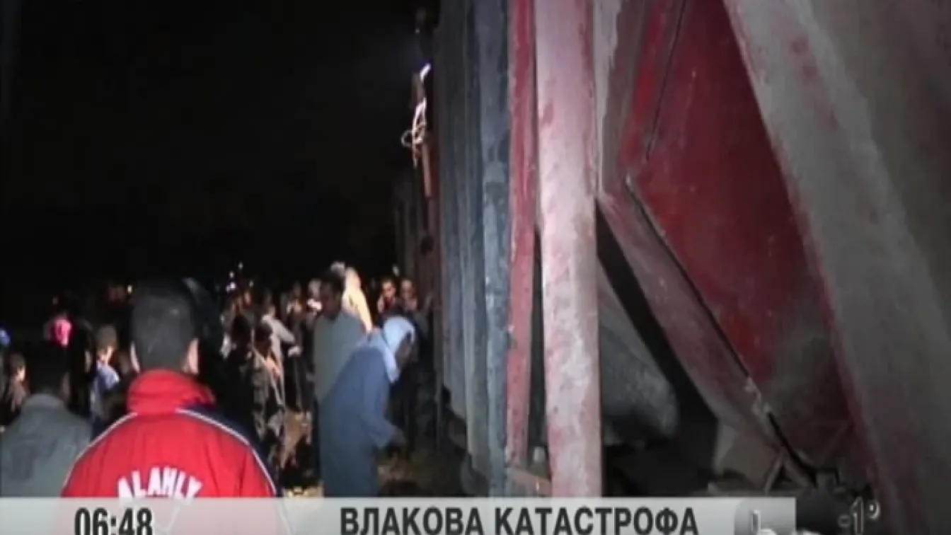 19 души загинаха, а над 100 бяха ранени при влакова катастрофа в Египет