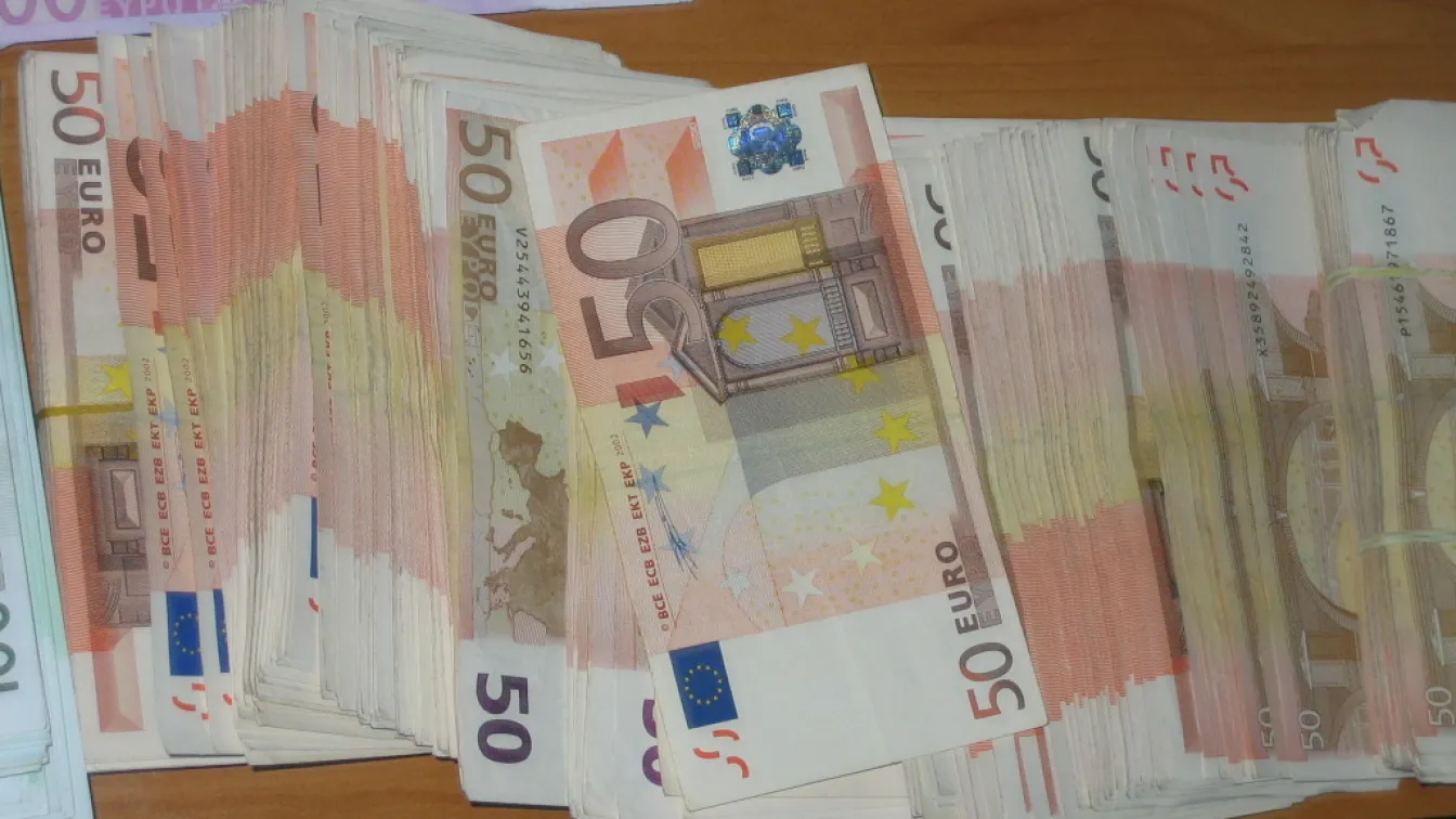 Германско училище изплаща 500 евро бонуси за нови ученици