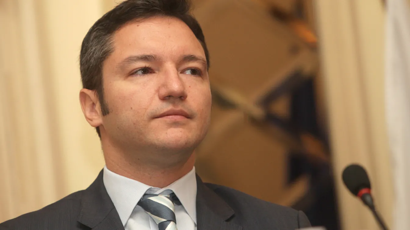 Вигенин: Отговорността за насилието в Киев е на управляващите