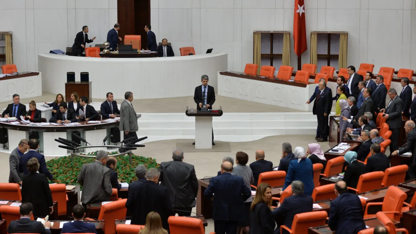 Парламентът на Турция прие на първи тур реформите за президентска република