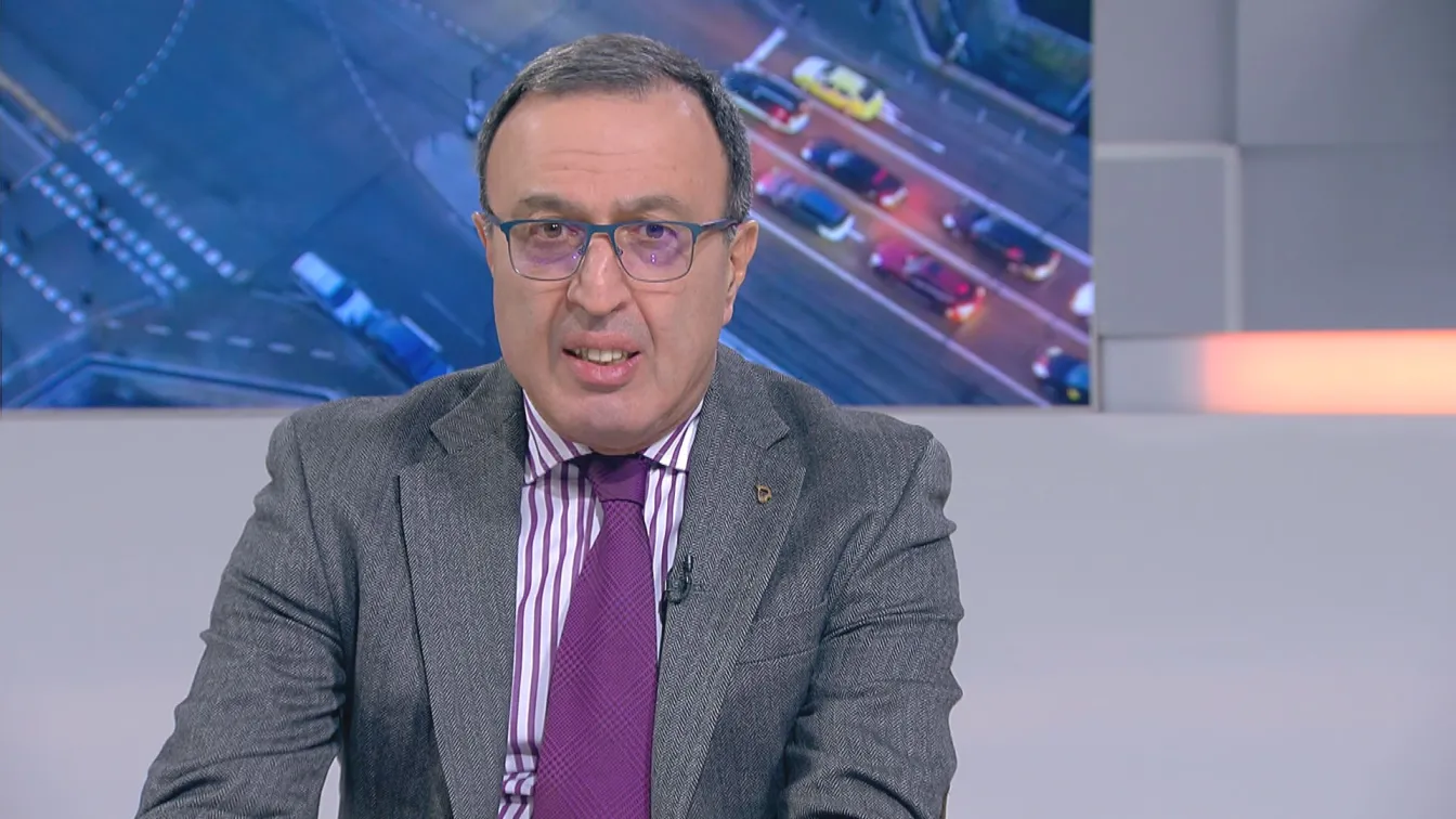 Петър Стоянов: Да коментираме какво пишат чуждите вестници е тежък комплекс за малоценност