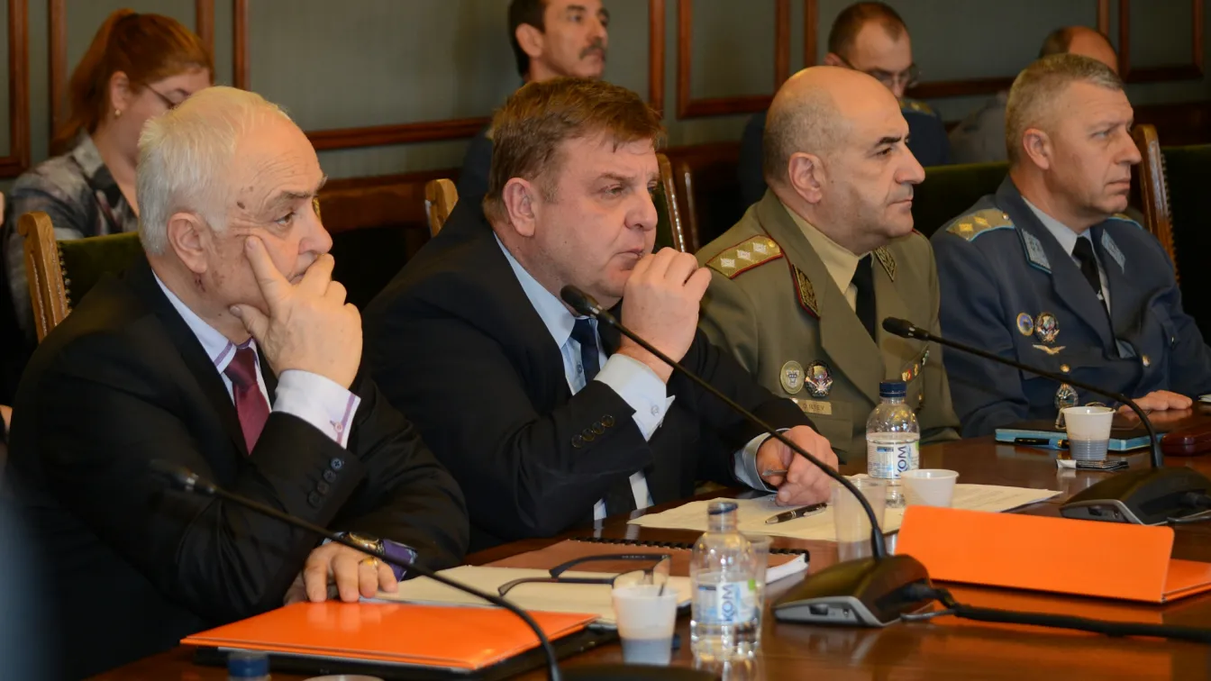 Комисиите по отбрана и финанси подкрепиха кабинета за преговори със САЩ за F-16