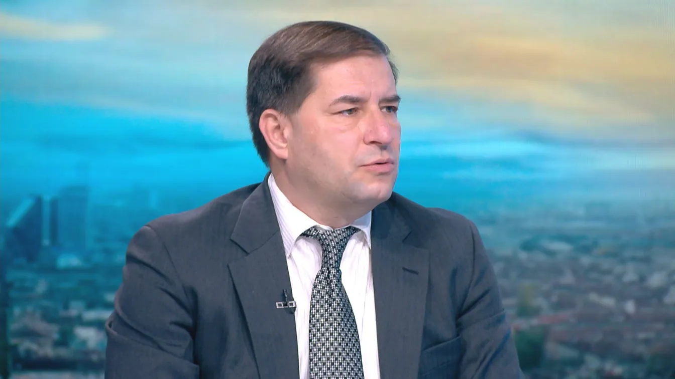 Борислав Цеков: САЩ навлизат в една политическа и морална криза