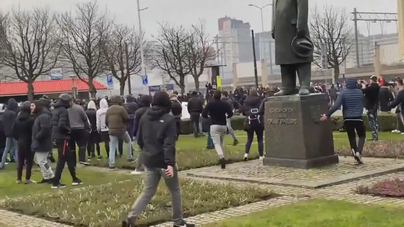 Близо 150 задържани след поредната вечер на протести в Нидерландия
