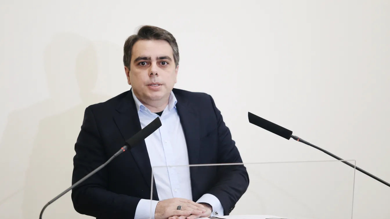 Визита в САЩ: Асен Василев и Александър Николов обсъждат енергийната ни сигурност в Белия дом