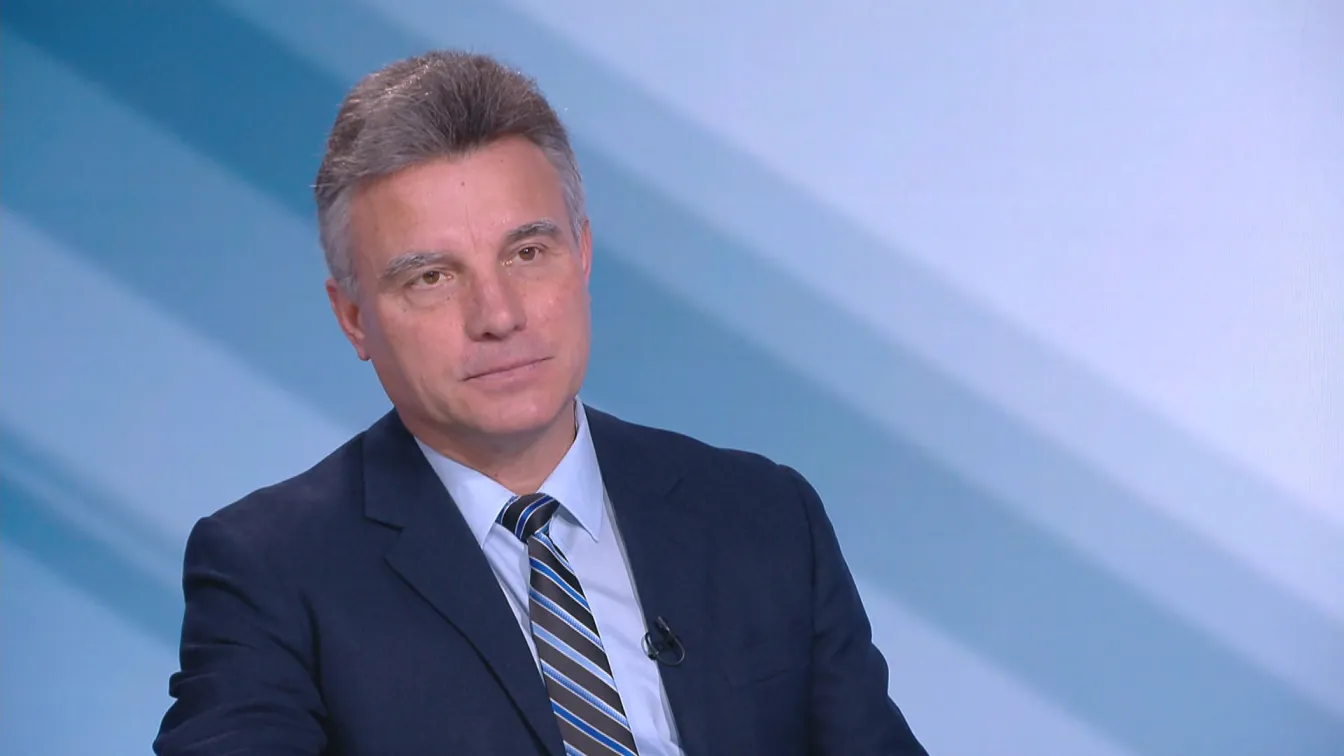 Проф. Христов: Пружината се натяга от Запад на Изток, Русия е притисната до стената