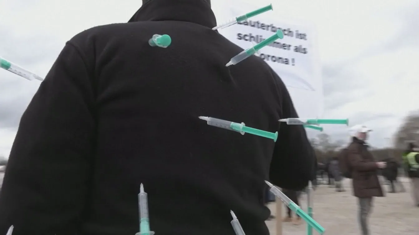 Недоволство срещу COVID мерките: Хиляди протестираха в Чехия, Германия и Белгия