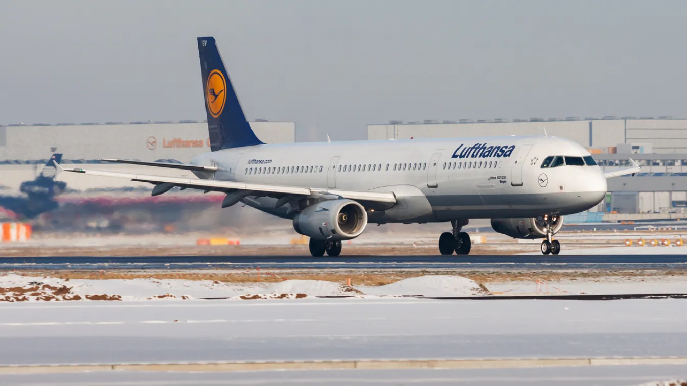 Самолетът на Lufthansa, върнал се заради бомбена заплаха, направил обратен завой над България