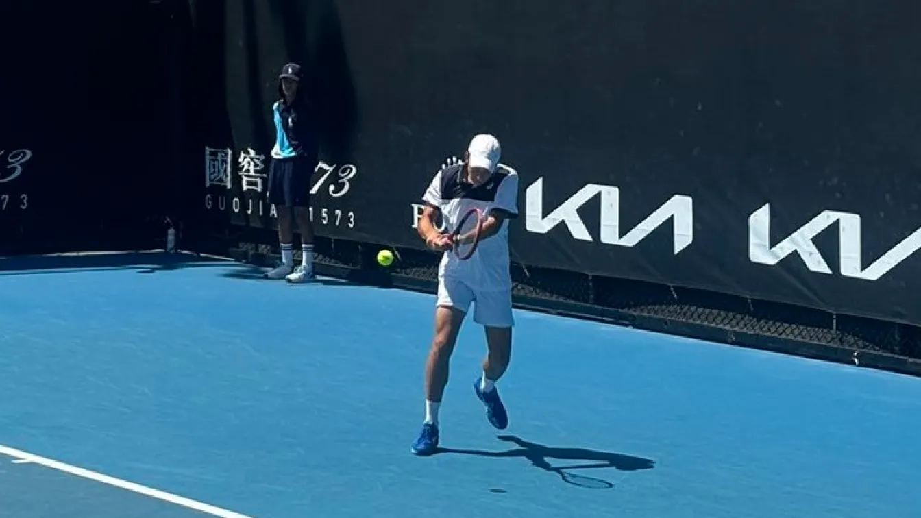 Две български деца са на 1/8-финал на Australian Open