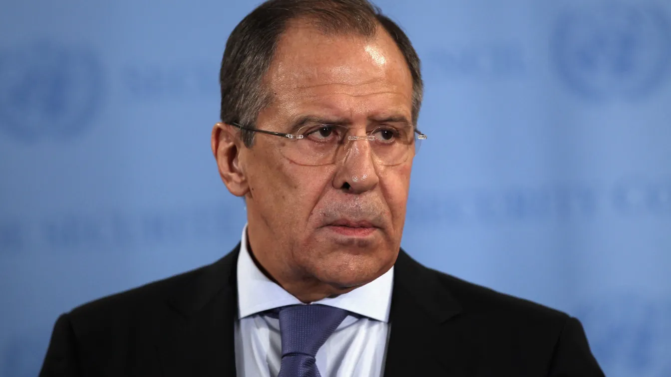 Лавров: Някои въпроси трябва да бъдат изяснени, преди да се срещнат Путин и Зеленски 