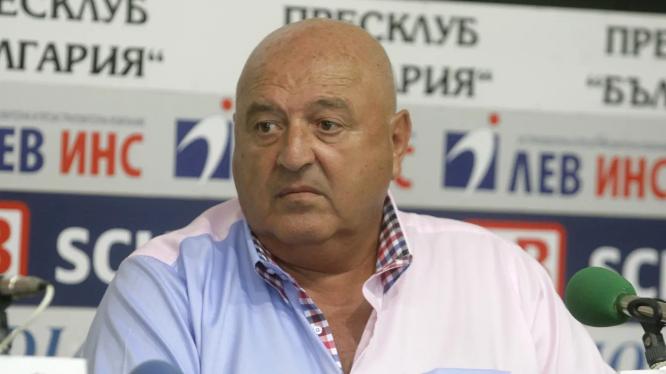 Венци Стефанов за футболистите: Само дето не ги завивам вече, а те ме опозориха