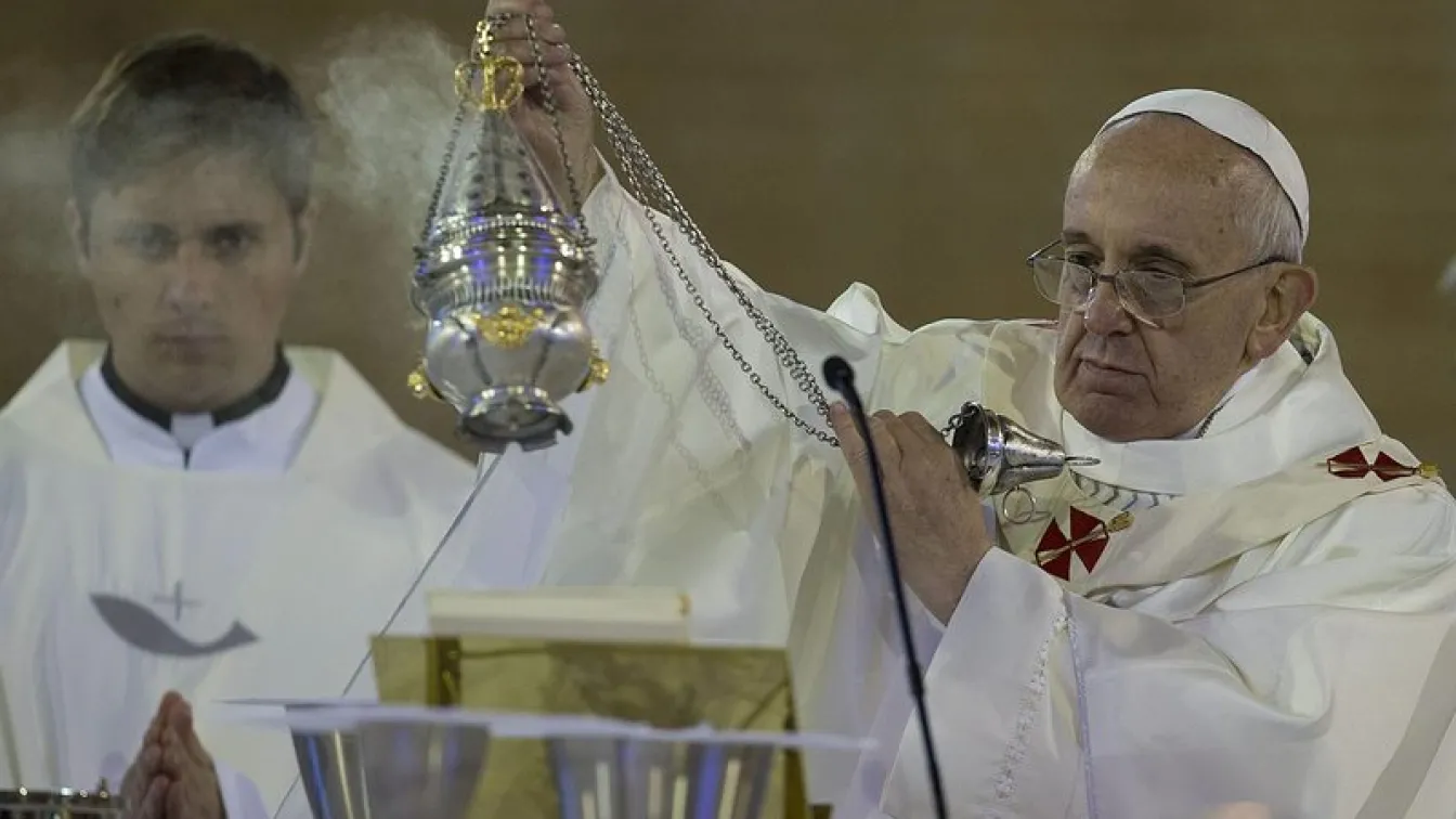Папа Франциск призова младите да изоставят „мимолетните идоли