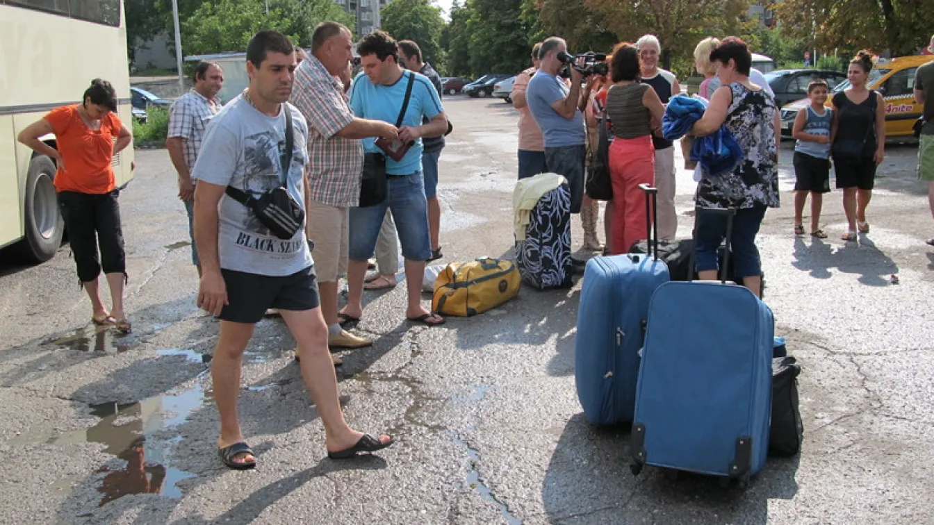 Българите от изгорелия във Франция автобус се прибраха у дома