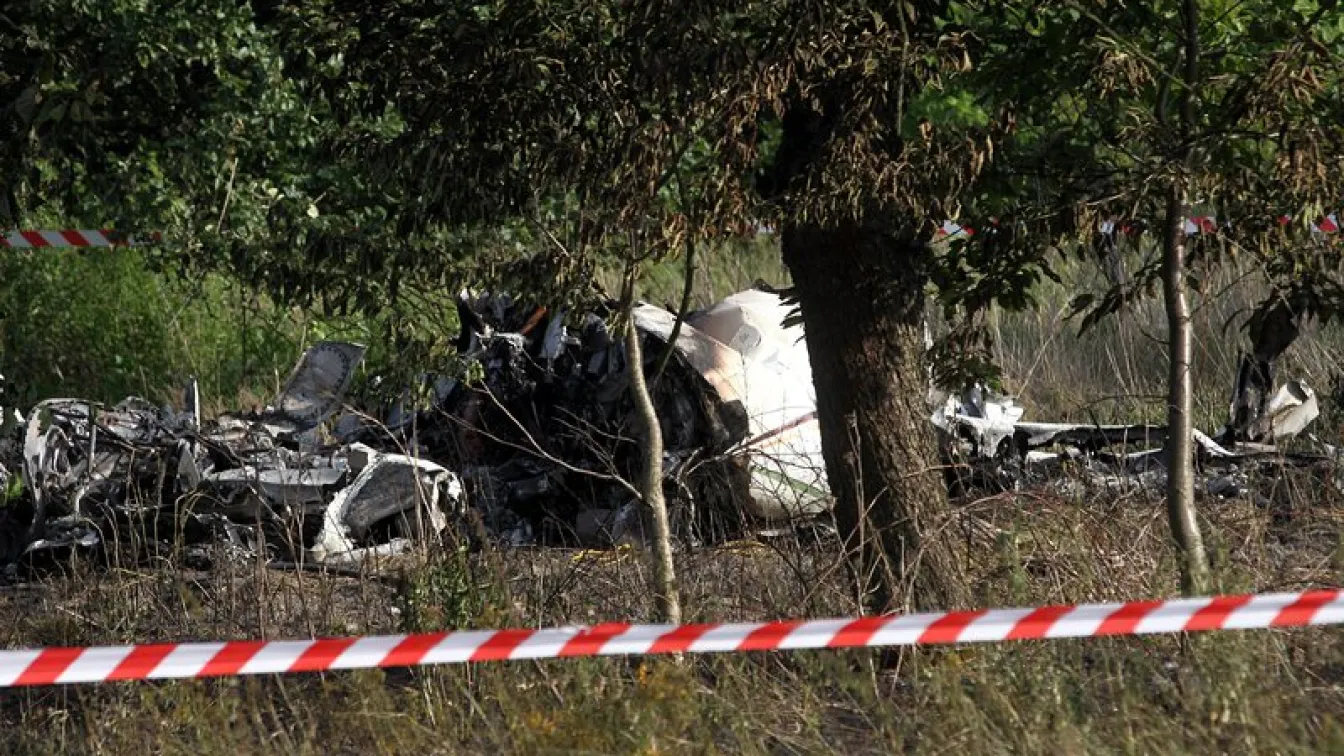 Версия за падането на самолета с 11 парашутисти в Полша