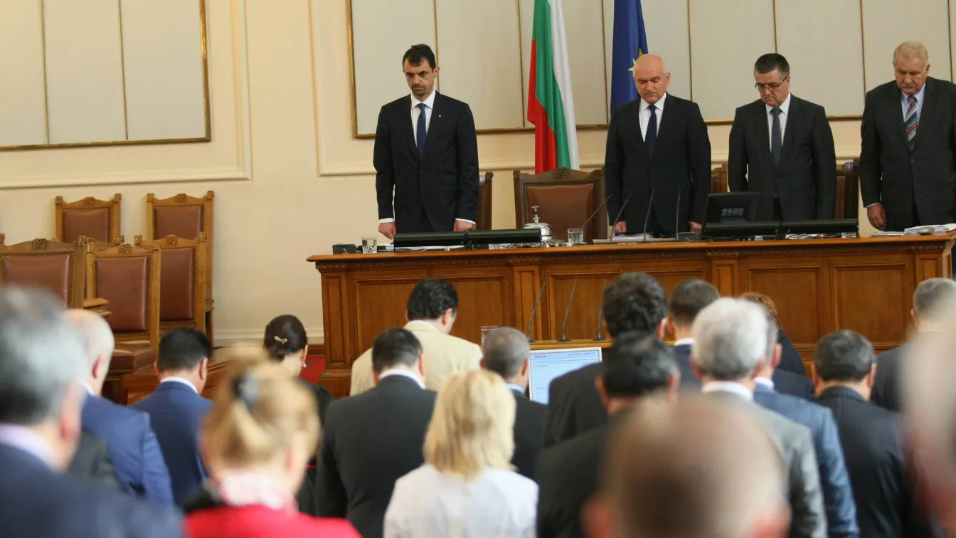 Парламентът почете с минута мълчание жертвите на нападението в Ница