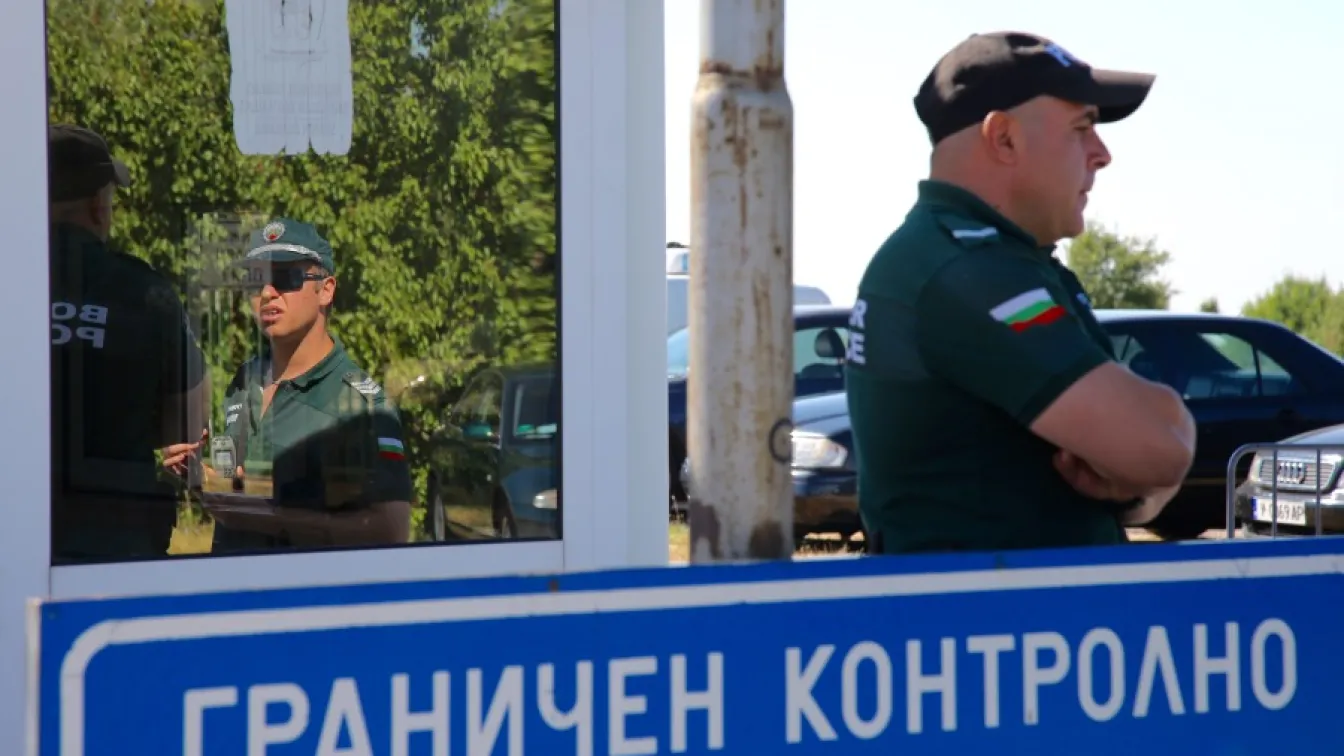 Забрана за влизане на коли и опашки по границата с Турция 