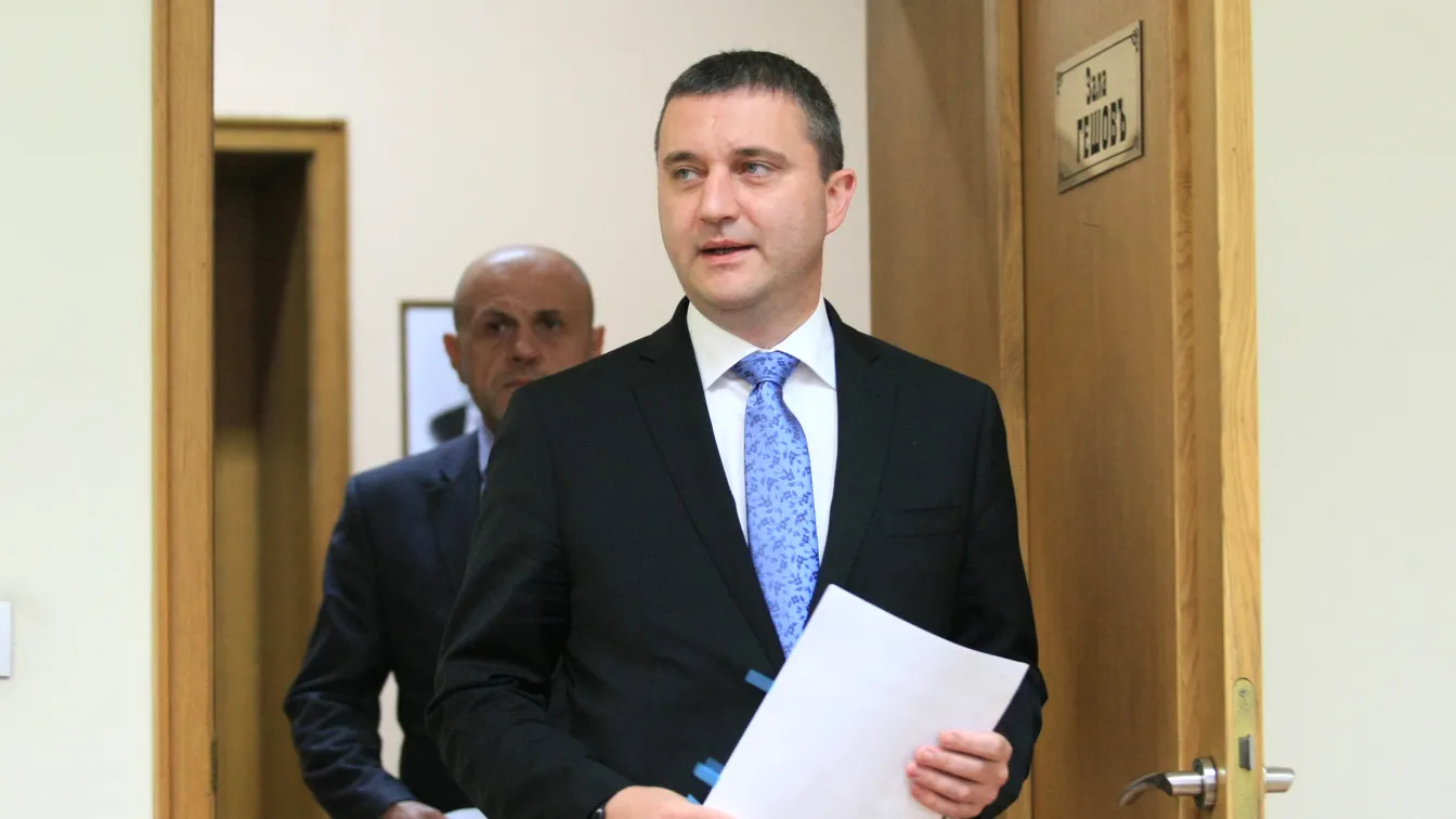 Горанов: Не намирам механизъм за кредитиране на футболните клубове