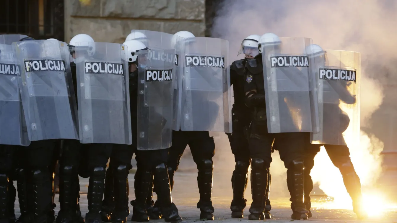 Протестите в Сърбия продължават