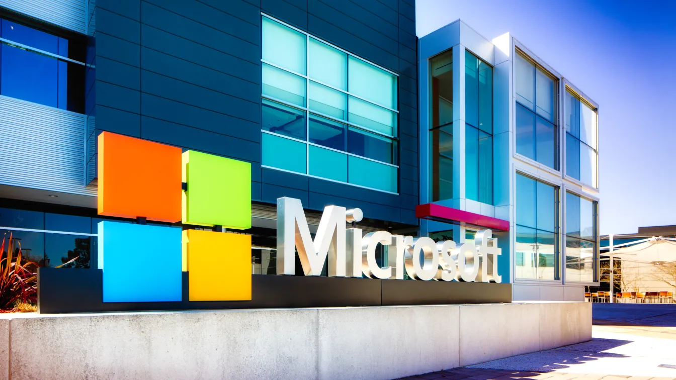 Microsoft изпреварва Apple като най-ценната публична компания в света