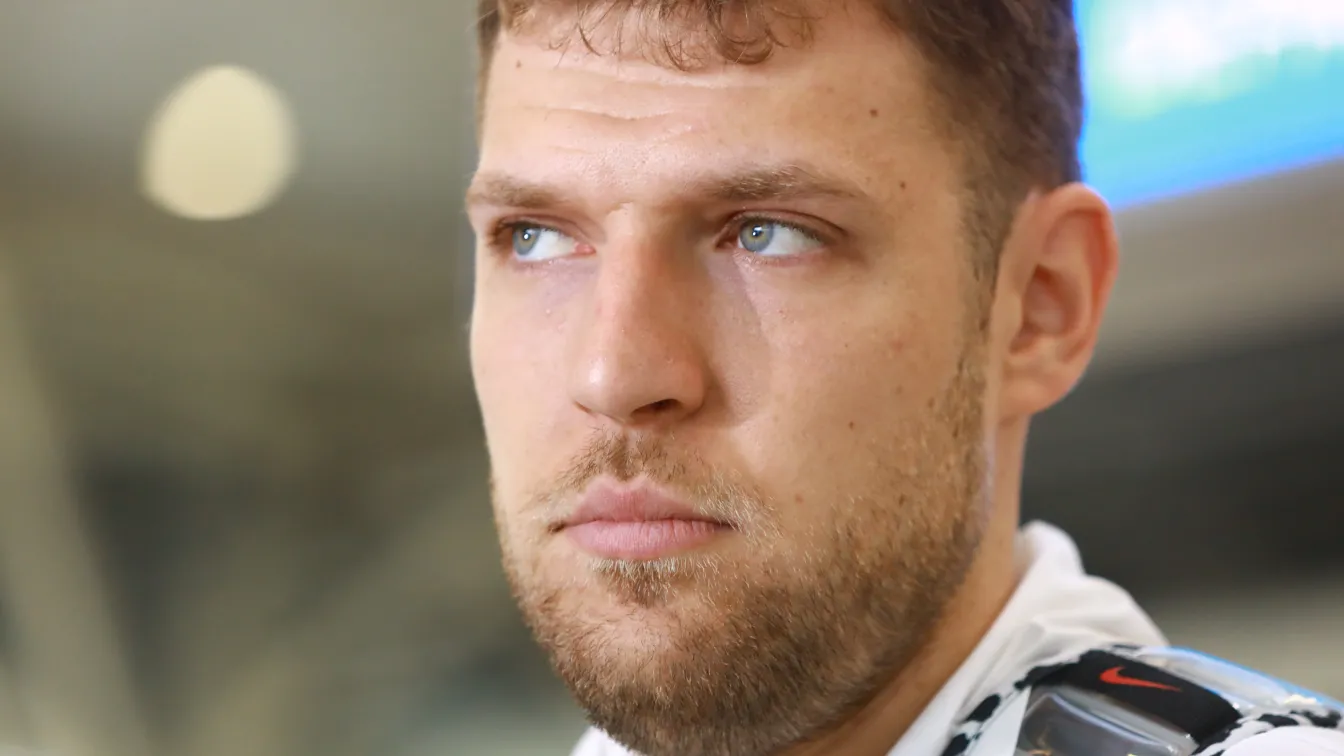 Саша Везенков
