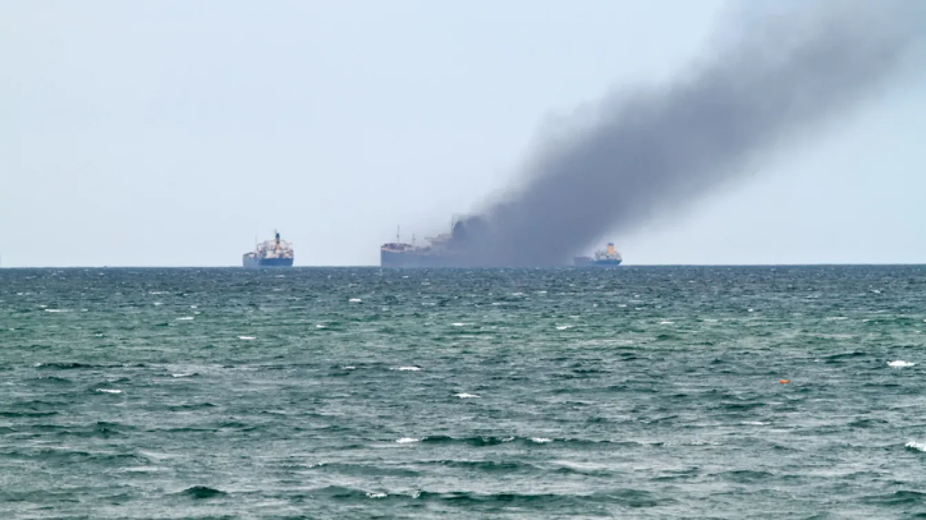 При пожар на кораб: Най-малко 40 мигранти от Хаити са загинали в открито море