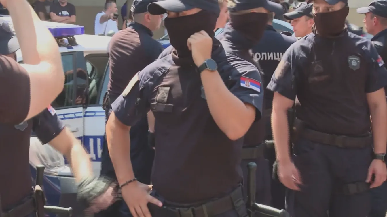 Протестите в Сърбия не стихват: Студентите призоваха всички граждани масово да спрат работа