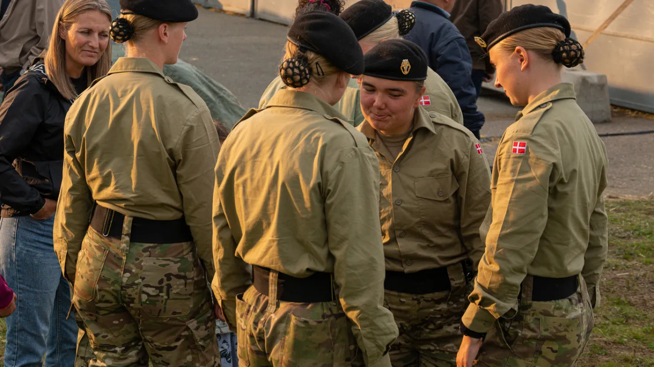 Дания включва и жените в задължителната военна служба 