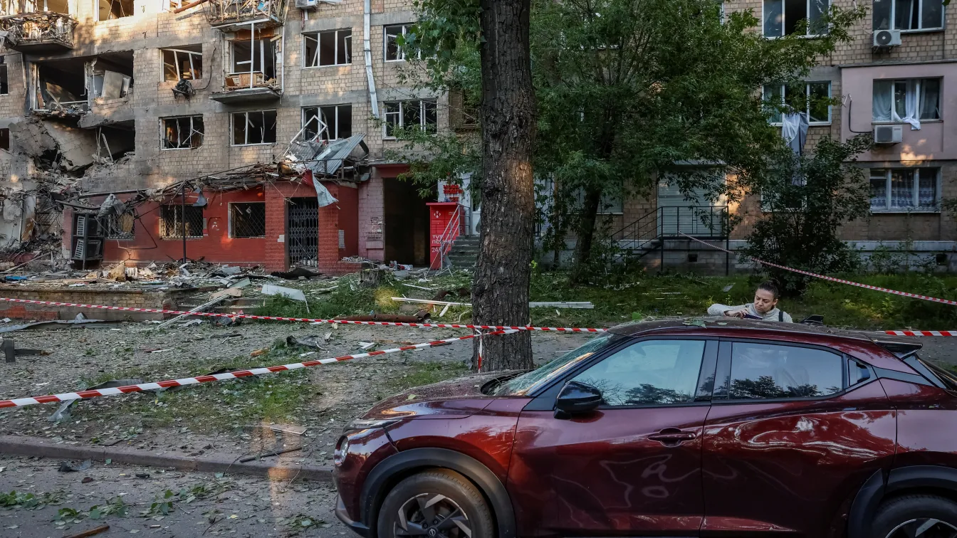 Десетки руски дронове атакуваха Киев. Украйна отговори с нападение в Ростовска област