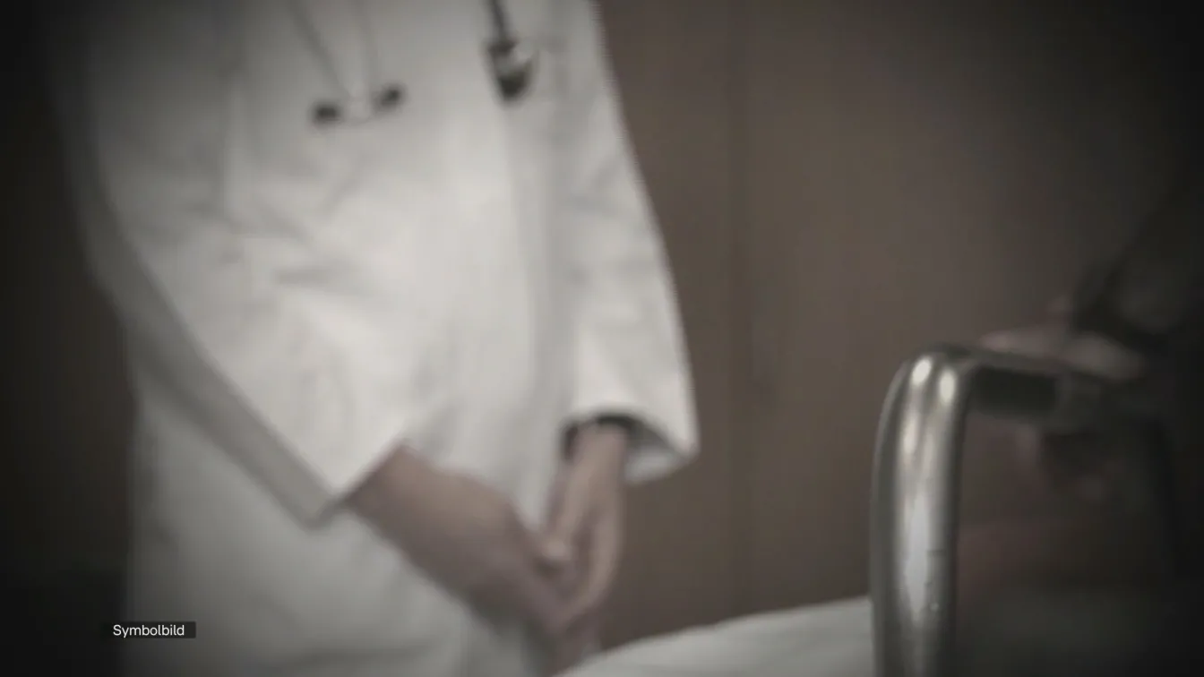 Лекарят, обвинен в убийството на 15 пациенти, се твърди, че е убил и тъщата си