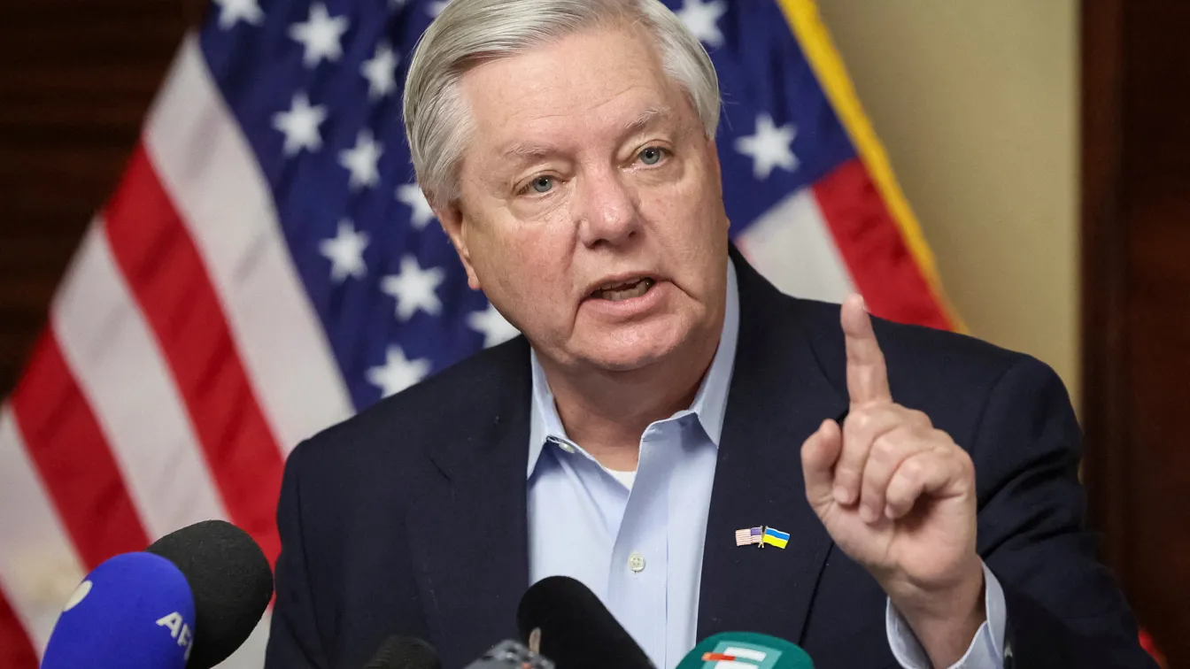 Внезапно почина американският сенатор Линдзи Греъм