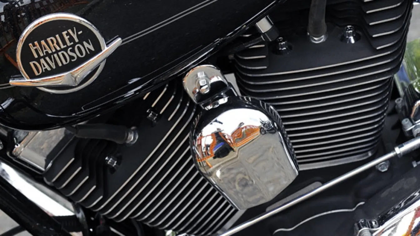 Американец, чакал 38 години за мотор Harley Davidson, почина след 5 километра път